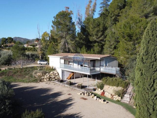 Chalet en venta en Olleria l´. Chalet con piscina de reciente construcción en LOlleria. Chalets Olleria.