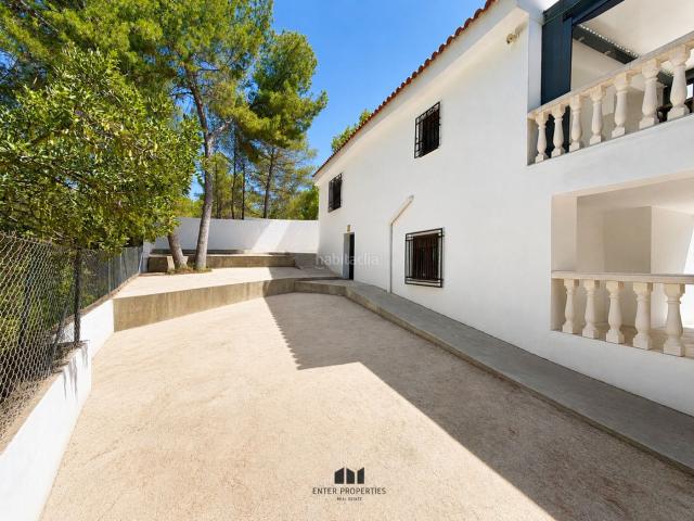 Chalet en venta en Olocau. CHALET RUSTICO REFORMADO EN OLOCAU CON VIVIENDA INDEPENDIENTE, PISCINA Y ESPECTACULAR ZONA EXTERIOREl inmueble esta Ubicado en par. Chalets.
