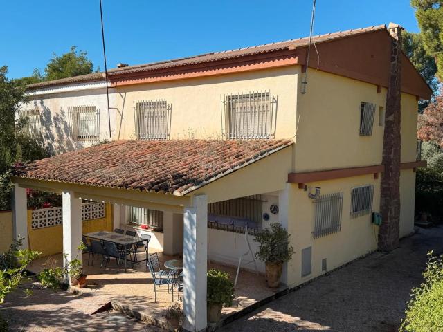 Casa pareada en venta en Olocau. SE VENDE CHALET EN OLOCAU. Casas pareadas.