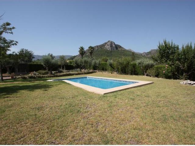 Chalet en Venta en Orba, Alicante