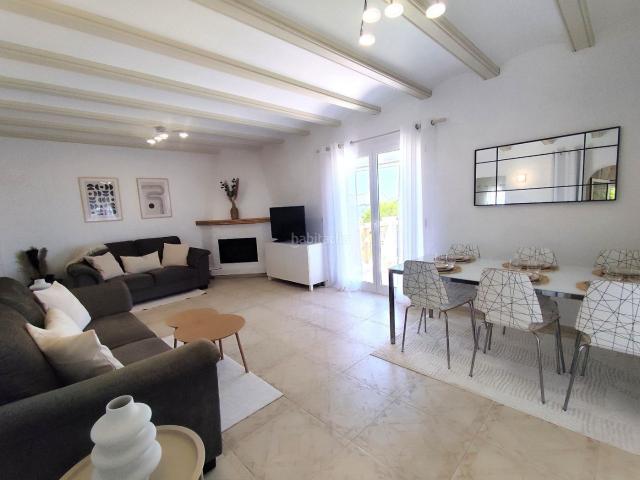 Chalet en venta en Orba. Chalet con apartamento independiente y espectaculares vistas al mar y a la montaña en Orba. Chalets.
