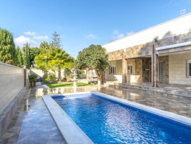 Chalet en venta en Orihuela Costa