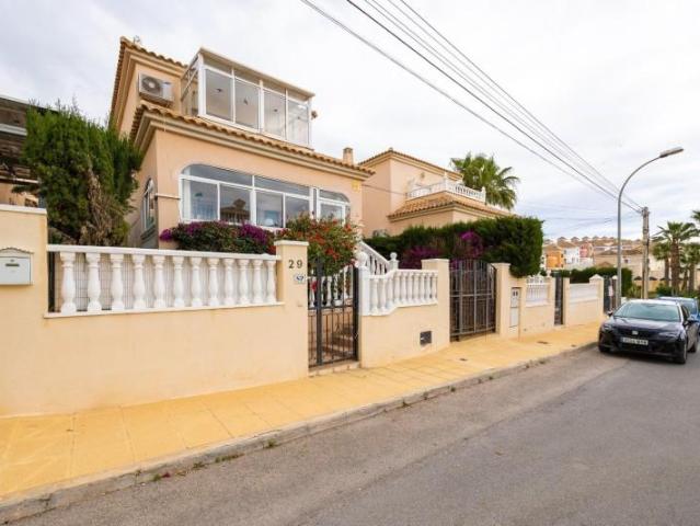 Chalet en venta en Orihuela Costa