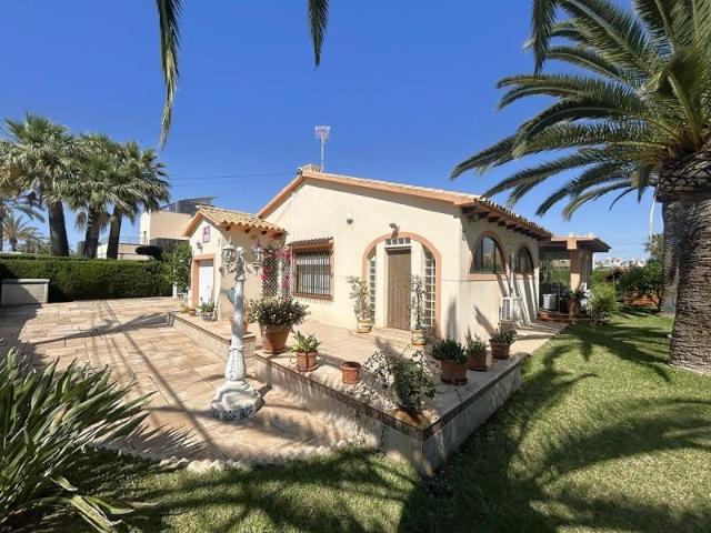 Chalet en venta en Orihuela Costa, Cabo Roig