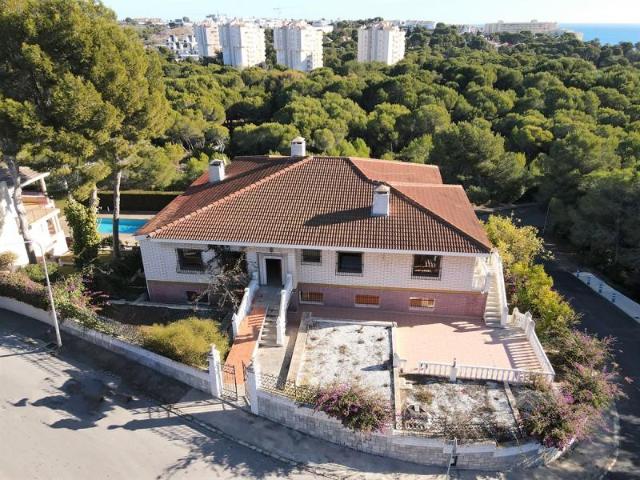 Chalet en venta en Orihuela Costa, Campoamor