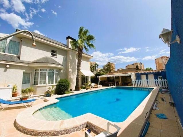 Chalet en venta en Orihuela Costa, Campoamor