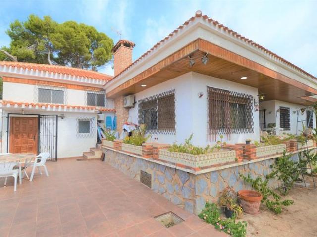 Chalet en venta en Orihuela Costa, Campoamor