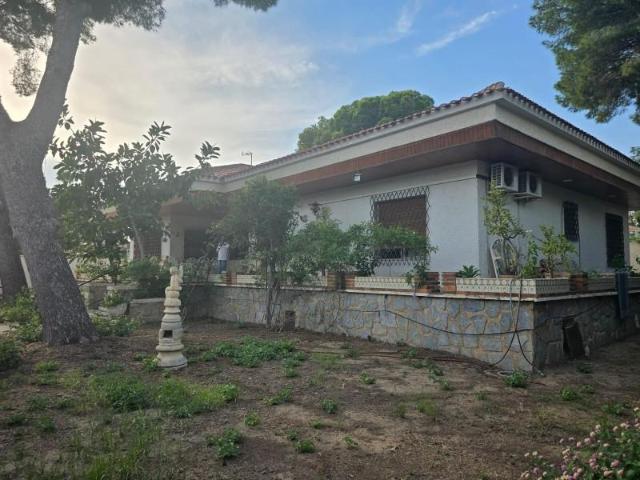 Chalet en venta en Orihuela Costa, Campoamor