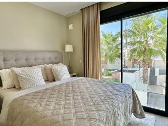 Chalet en Venta en Orihuela Costa, Alicante