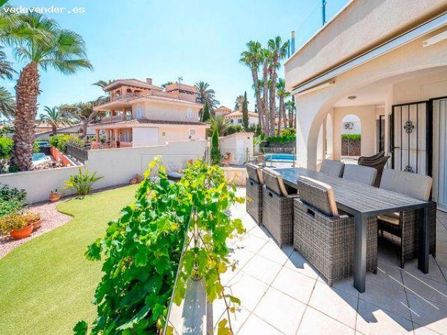 Chalet en Venta en Orihuela Costa, Alicante