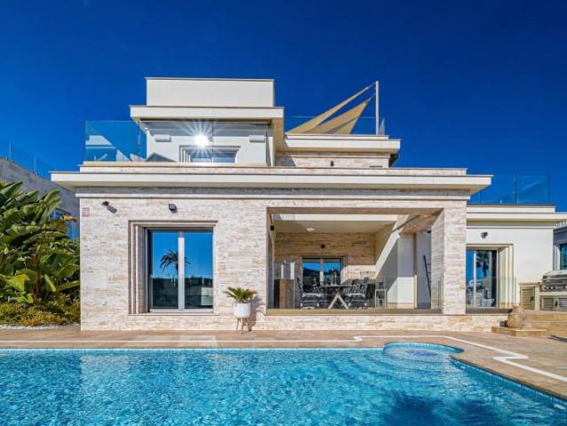 Chalet en venta en Orihuela Costa, Beachside