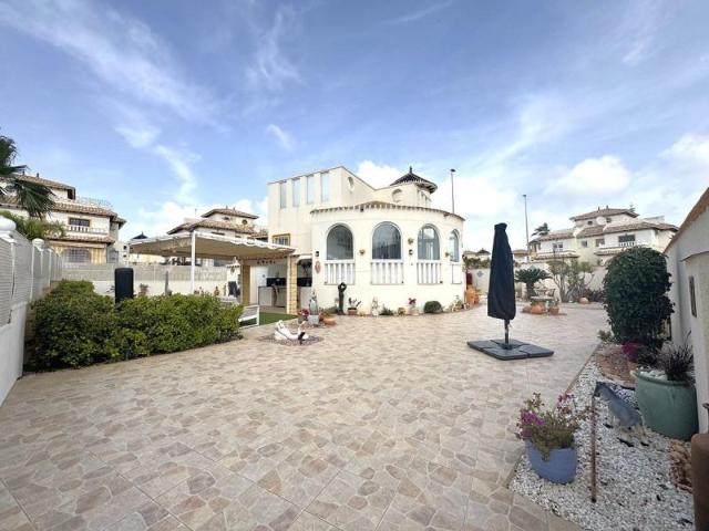 Chalet en venta en Orihuela Costa, Lomas de Cabo Roig