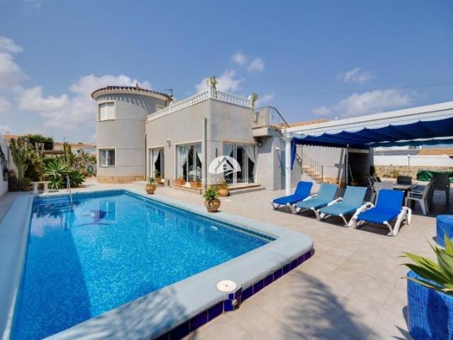 Chalet en venta en Orihuela Costa, Cabo Roig La Regia