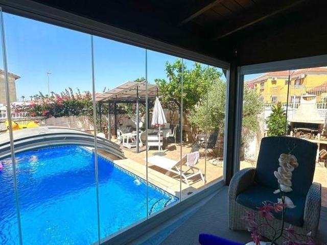 Chalet en venta en Orihuela Costa, La Regia