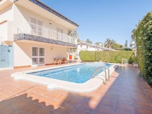 Chalet en venta en Orihuela Costa, La Zenia