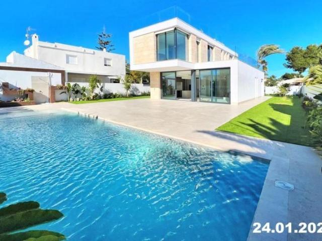 Chalet en venta en Orihuela Costa, La Zenia