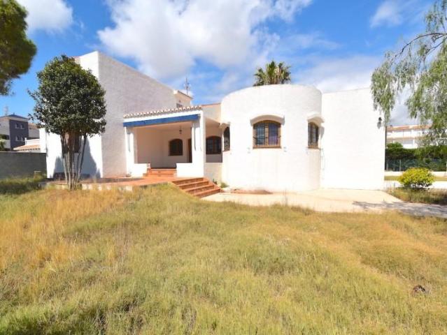 Chalet en venta en Orihuela Costa, La Zenia