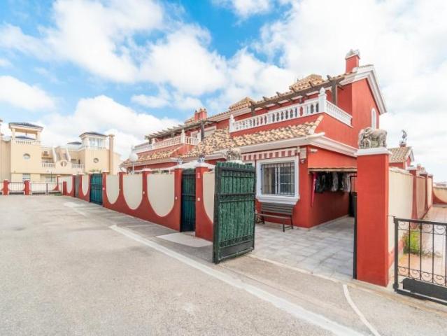 Chalet en venta en Orihuela Costa, PAU 26