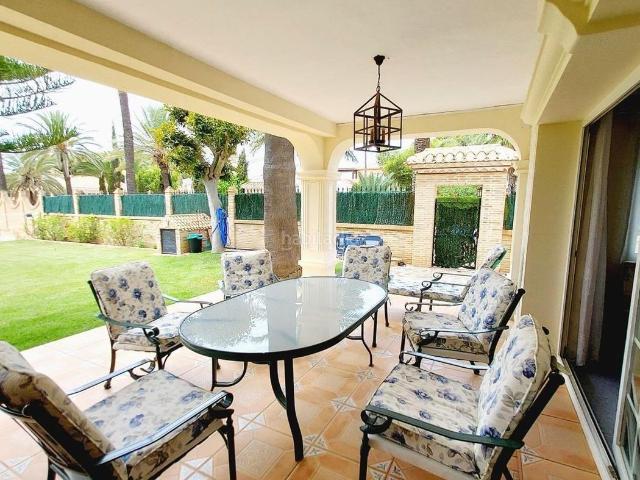 Chalet en venta en Orihuela, Cabo Roig. ÁREA RESIDENCIAL DE CABO ROIG, UN PRECIOSO CHALET INDEPENDIENTE. Chalets.