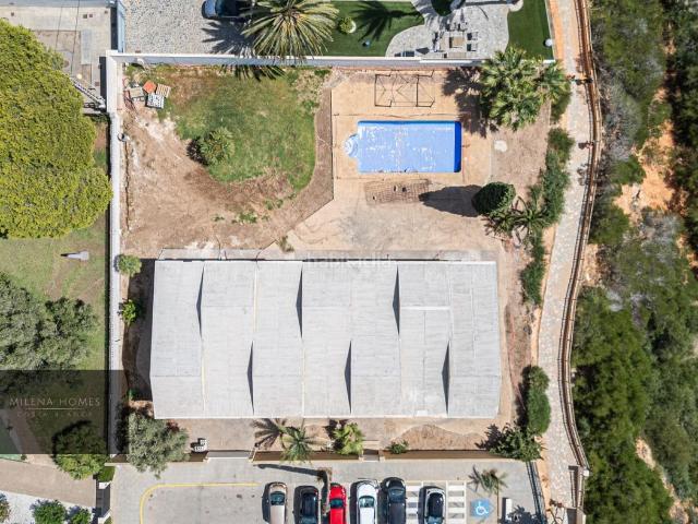 Chalet en venta en Orihuela, Cabo Roig. Villa Icónica en Primera Línea de Mar Cabo Roig. Chalets.