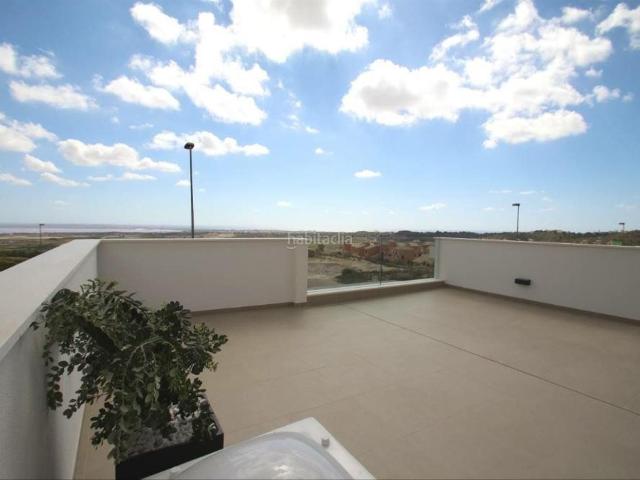 Chalet en venta en Orihuela, Campoamor. Nuevas villas en ubicación de lujo. Chalets.