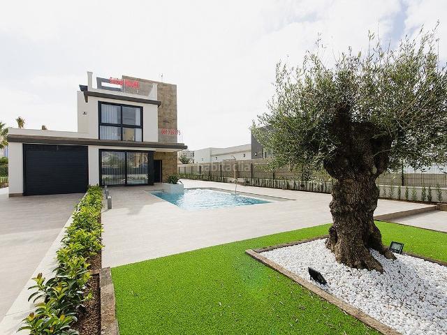 Chalet en venta en Orihuela, Campoamor. Chalets.