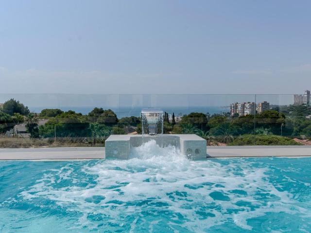 Chalet en venta en Orihuela, Campoamor. EN VENTA ESPECTACULAR VILLA DE LUJO EN ORIHUELA COSTA ALICANTE COSTA BLANCA ESPAÑA. Chalets.