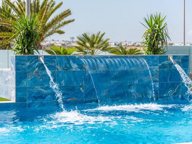 Chalet en venta en Orihuela, Campoamor. Una vivienda de Lujo en una zona residencial Inmejorable. Chalets.