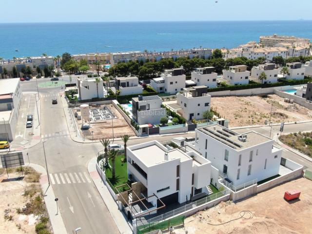 Chalet en venta en Orihuela, Campoamor. Villa de obra nueva en Dehesa de Campoamor. Chalets.