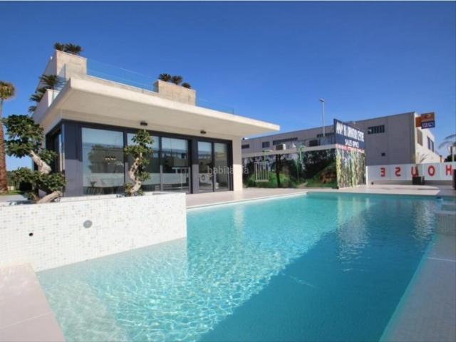 Casa en venta en Orihuela, Campoamor. VILLAS DE OBRA NUEVA A 250 m DE LA PLAYA EN CAMPOAMOR. Casas.
