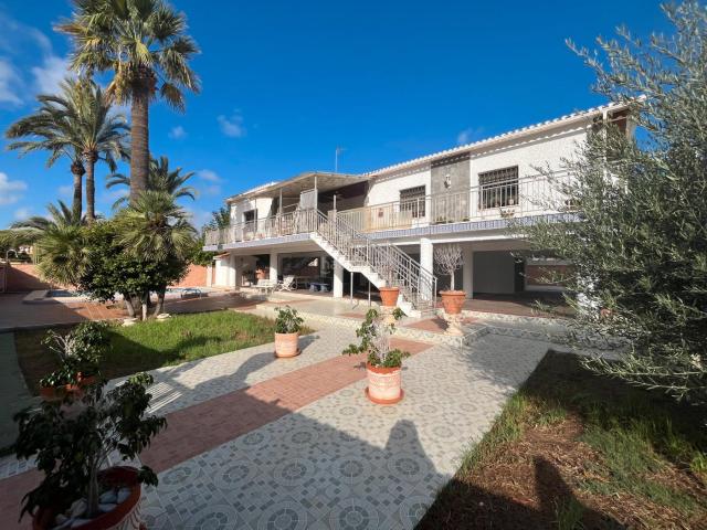 Chalet en venta en Orihuela, Campoamor. 1724. Chalets.