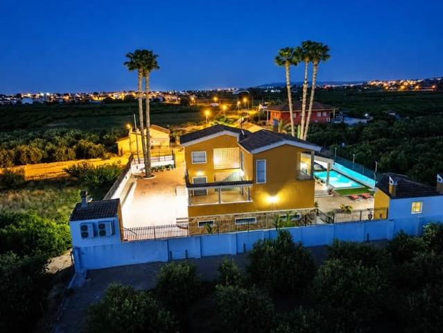 Chalet en venta en Orihuela, Alicante