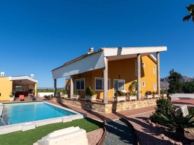 Chalet en venta en Orihuela, Alicante