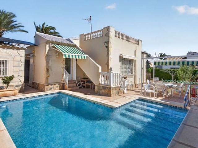 Chalet en venta en Orihuela, Alicante