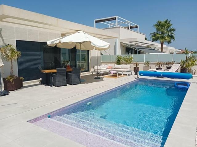 Chalet en venta en Orihuela, Alicante