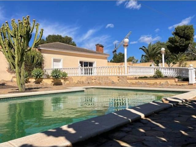 Chalet en venta en Orihuela, Alicante
