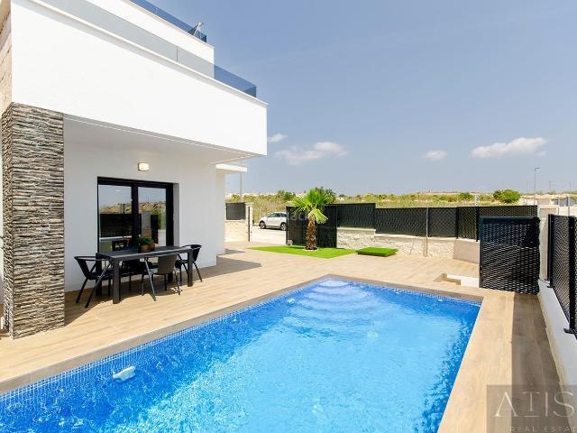 Chalet en venta en Orihuela, Desamparados Hurchillo Torremendo. OrihuelaVilla. Chalets.
