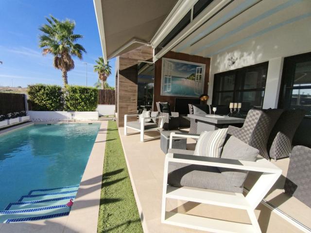 Chalet en venta en Orihuela, Desamparados Hurchillo Torremendo. Casa en Torrevieja. Chalets.