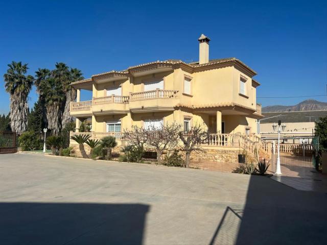 Chalet en venta en Orihuela, Orihuela Ciudad. Chalets.