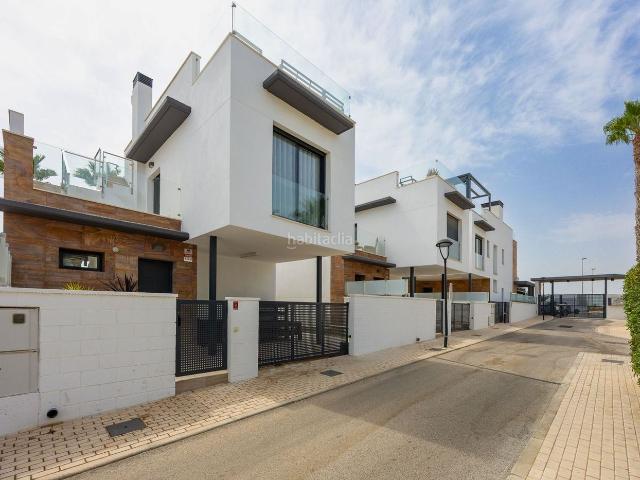 Chalet en venta en Orihuela, Lomas de Cabo Roig Los Dolses. Exclusivo chalé independiente, Residencial Palm Beach. Chalets.