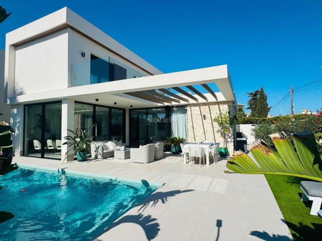 Chalet en venta en Orihuela, Lomas de Cabo Roig Los Dolses. VILLA INDEPENDIENTE A ESTRENAR CON PISCINA PRIVADA LOMAS DE CABO ROIG. Chalets.