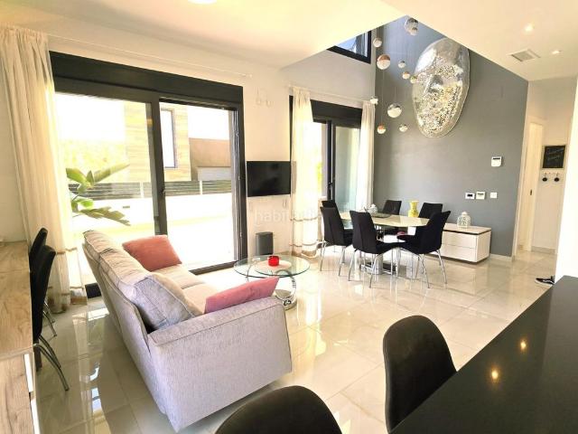 Chalet en venta en Orihuela, Lomas de Cabo Roig Los Dolses. Villa moderna con piscina privada en Lomas de Cabo Roig. Chalets.