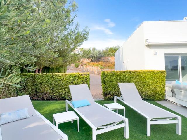 Chalet en venta en Orihuela, Lomas de Campoamor Las Ramblas.. Chalets.