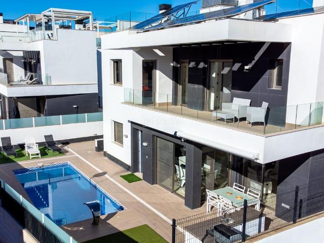 Chalet en venta en Orihuela, Los Almendros. ESPECTACULAR VILLA A 4KM DE LA PLAYA. Chalets.