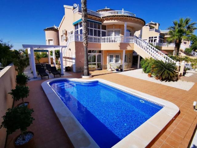 Chalet en venta en Orihuela, La Florida. VILLA INDEPENDIENTE EN LA FLORIDA. Chalets.