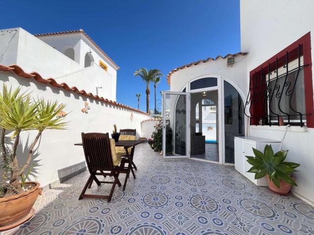 Chalet en venta en Orihuela, La Florida. Chalets.