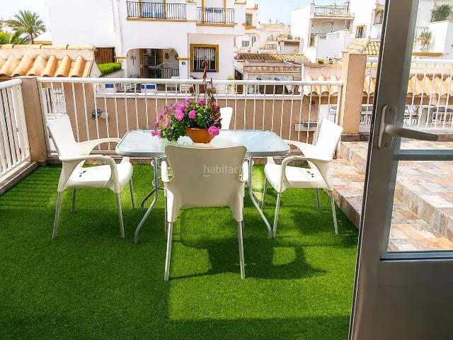 Chalet en venta en Orihuela, La Florida. iexclOPORTUNIDAD DE INVERSIOacuteN EN ORIHUELA COSTA!Descubre este amplio chalet adosado en Orihuela Costa, una excelente oportuni. Chalets.