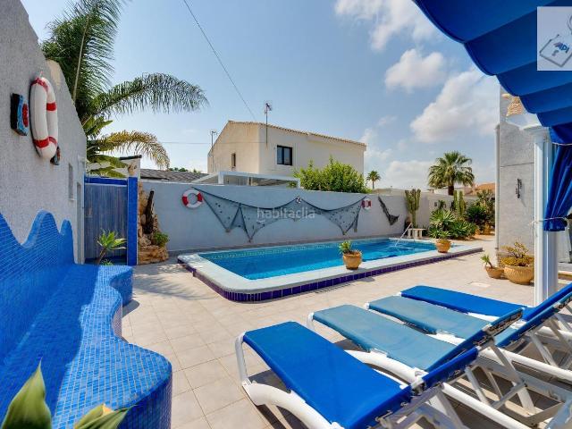 Chalet en venta en Orihuela, La Regia. Chalets.
