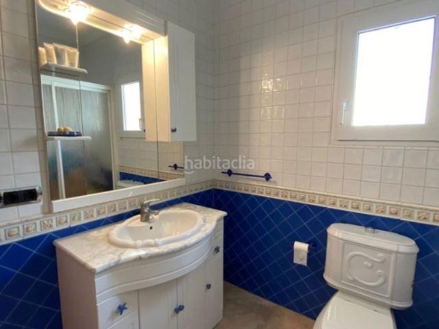 Chalet en venta en Orihuela, La Regia. Villa con piscina privada en la provincia de Alicante, en Orihuela Costa. 5 habitaciones 318 m² A 700 metros del mar. Chalets.