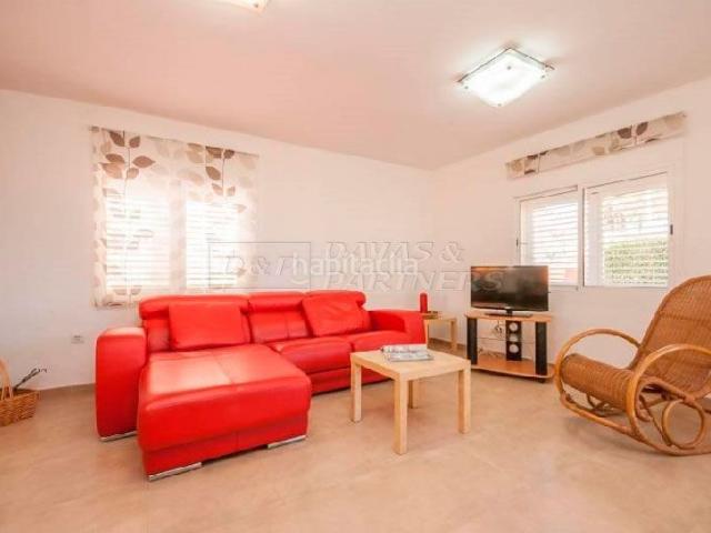 Chalet en venta en Orihuela, La Zenia. Villa en venta en La Zenia, 5 dormitorios. Chalets.
